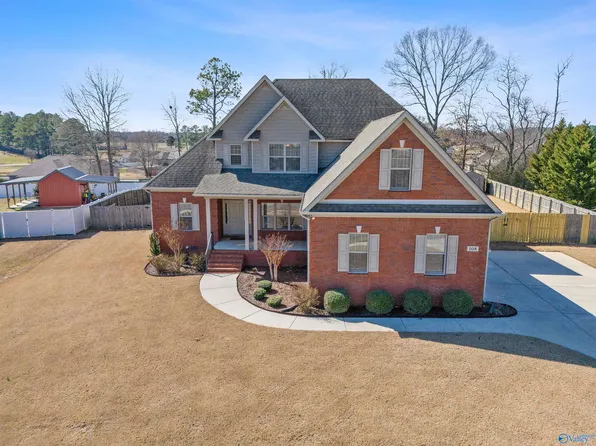 108 Lewis Vann Dr, Hazel Green, AL 35750