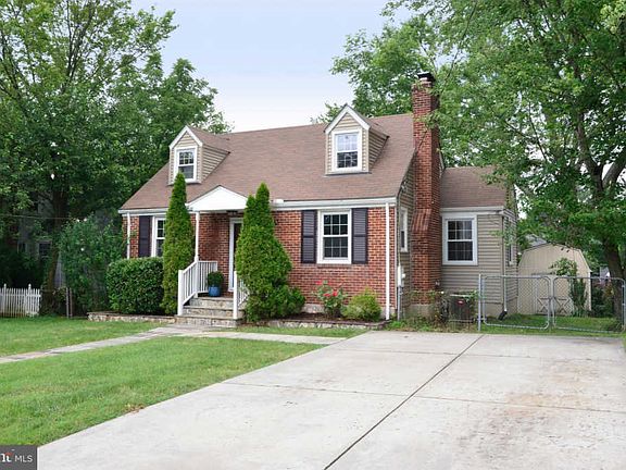 3rd image of 2916 Madison Pl