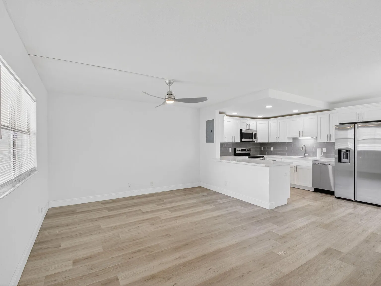 1 bed, 1.5 bath, 720 sqft, $1,700 — Photo 4