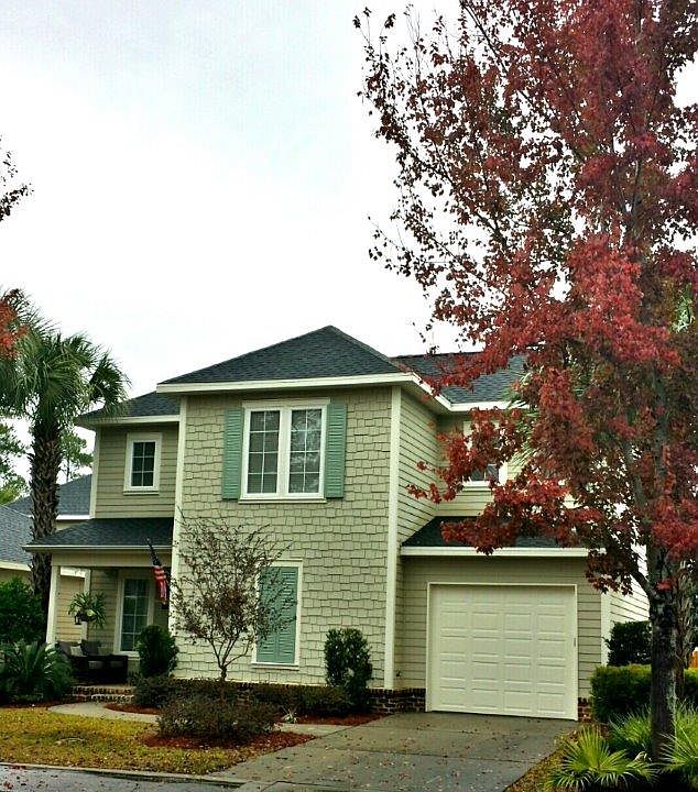 Autumn in Church Street Vill