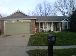 4126 Fox Crossing Dr, Florissant, MO 63034