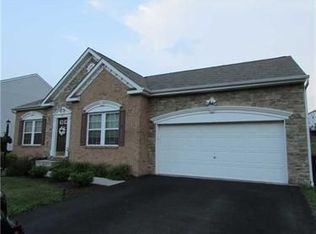 215 Chanticleer Cir, New Stanton, PA 15672
