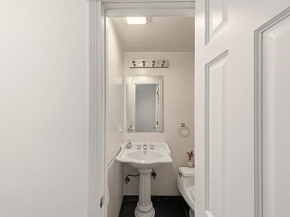 4th image of 1874 E 27th St