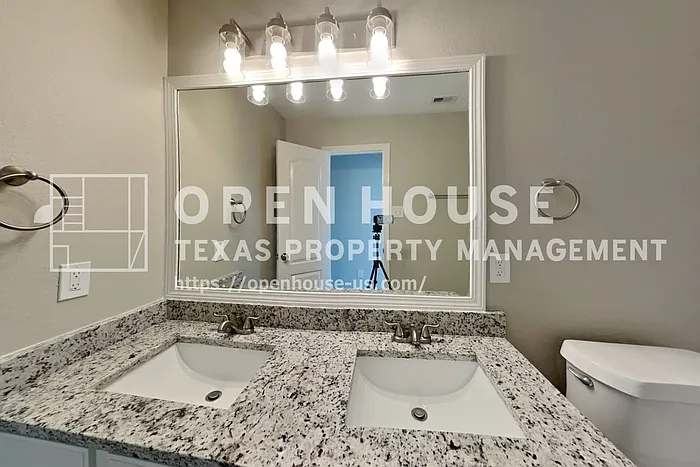 8000 N Tarrytown Crossing Dr — Photo 17