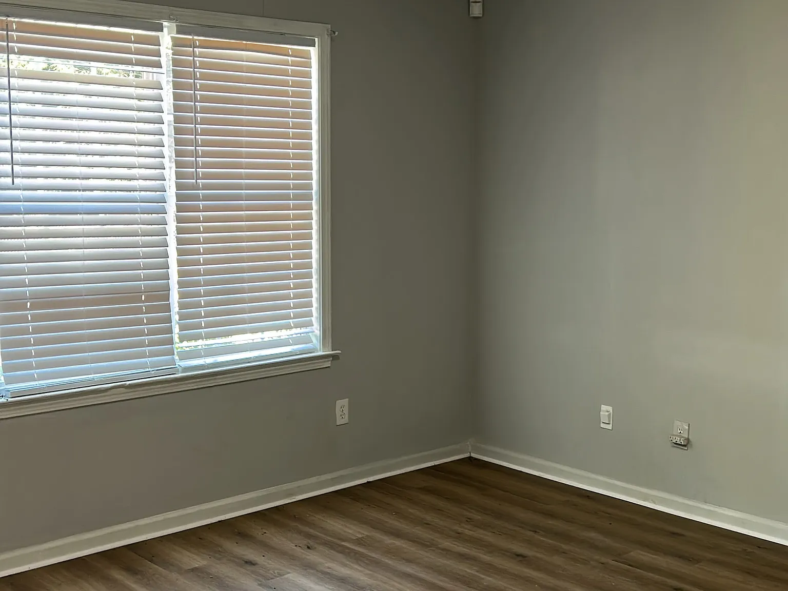 3 bed, 1050 sqft, $1,800 — Photo 2