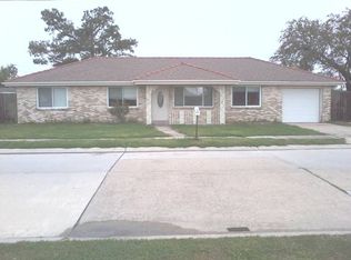 2920 Dauterive Dr, Chalmette, LA 70043