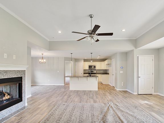 2nd image of 1375 William Ct