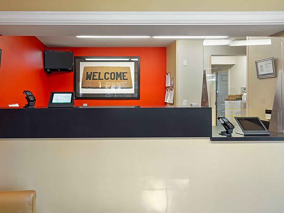 Lobby and Guest Check-in