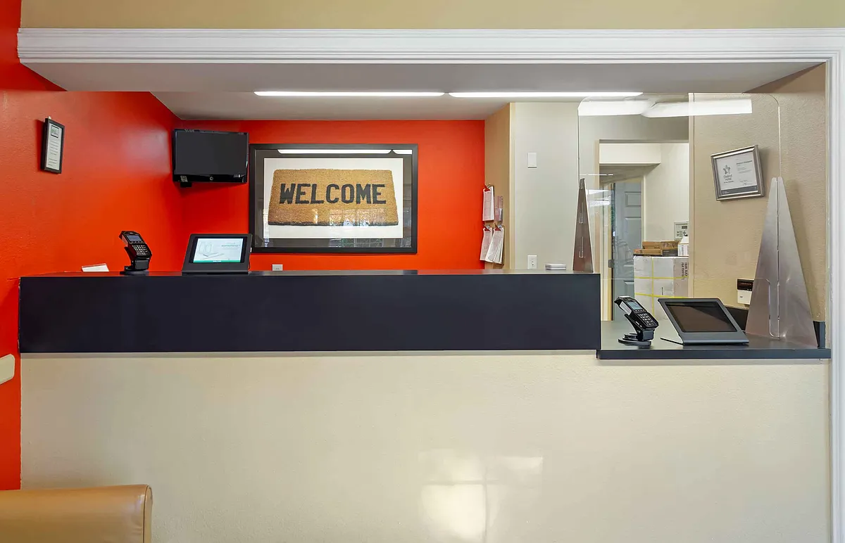 Lobby and Guest Check-in - Seattle - Southcenter