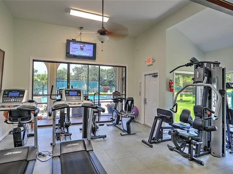 9635 Riverside Dr #4 — Photo 31