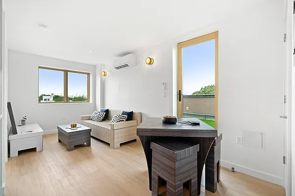 Rented by Real Team Brokerage | media 11