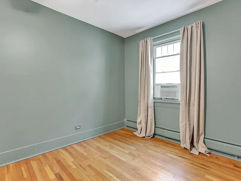 1275 N Clarkson St — Photo 18
