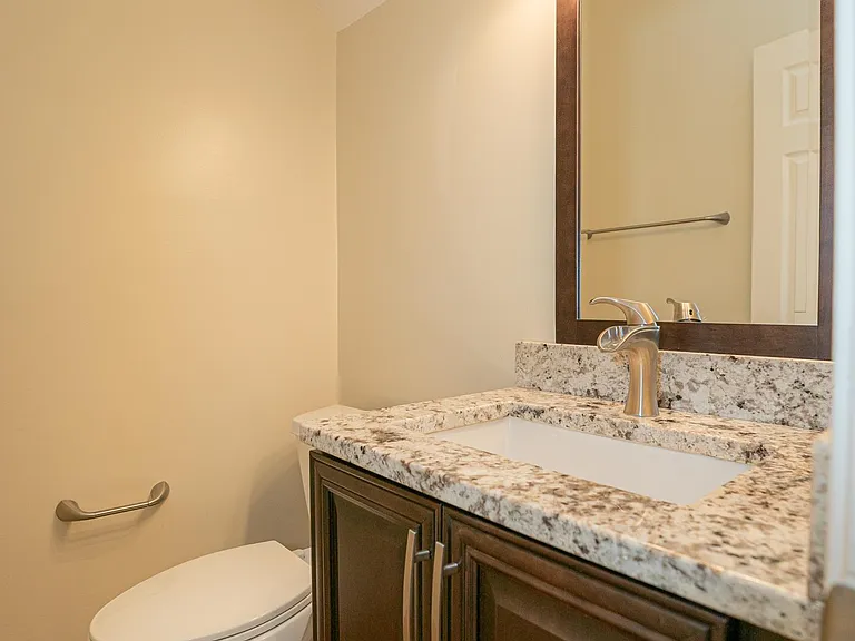 7036 Kings Manor Dr — Photo 9