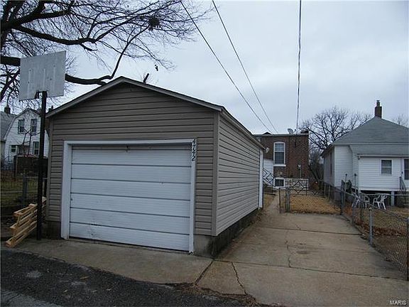 4th image of 4742 Dahlia Ave