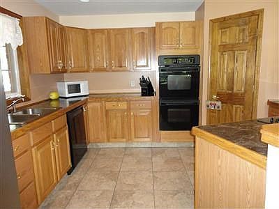3rd image of 4864 Petes Ln