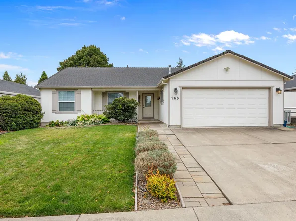 166 Woodridge Dr, Central Pt, OR 97502