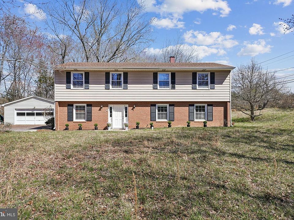 1st image of 4 Walnut Hill Rd