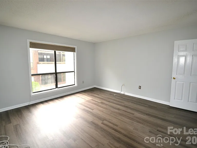 7124 Winery Ln — Photo 23