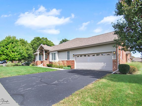 3rd image of 744 River Place Dr