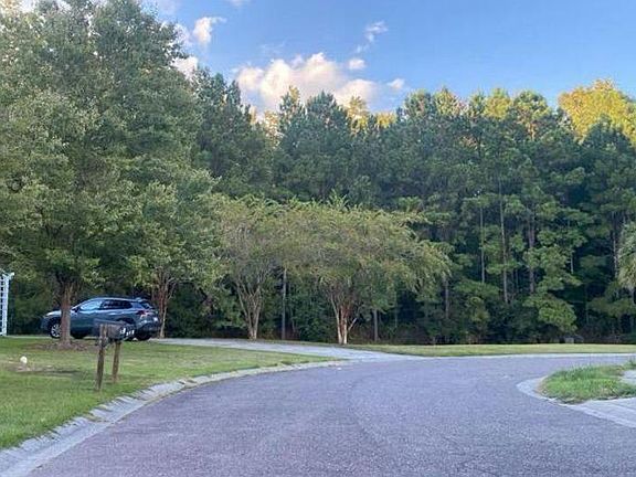 4th image of 421 Aberdeen Cir