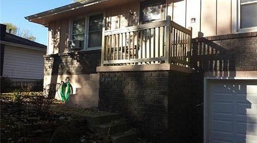 3rd image of 1606 Hillside Dr
