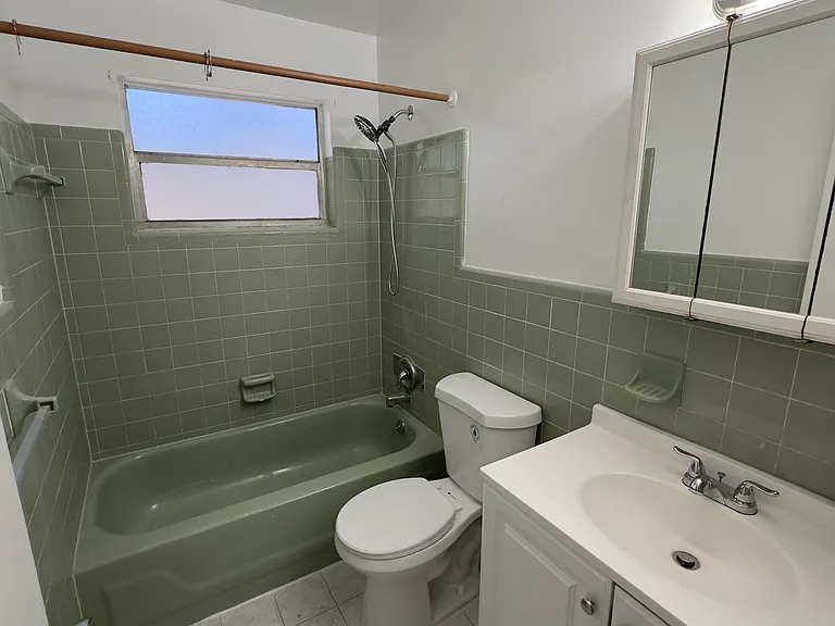 3088 Englewood Dr #A — Photo 5