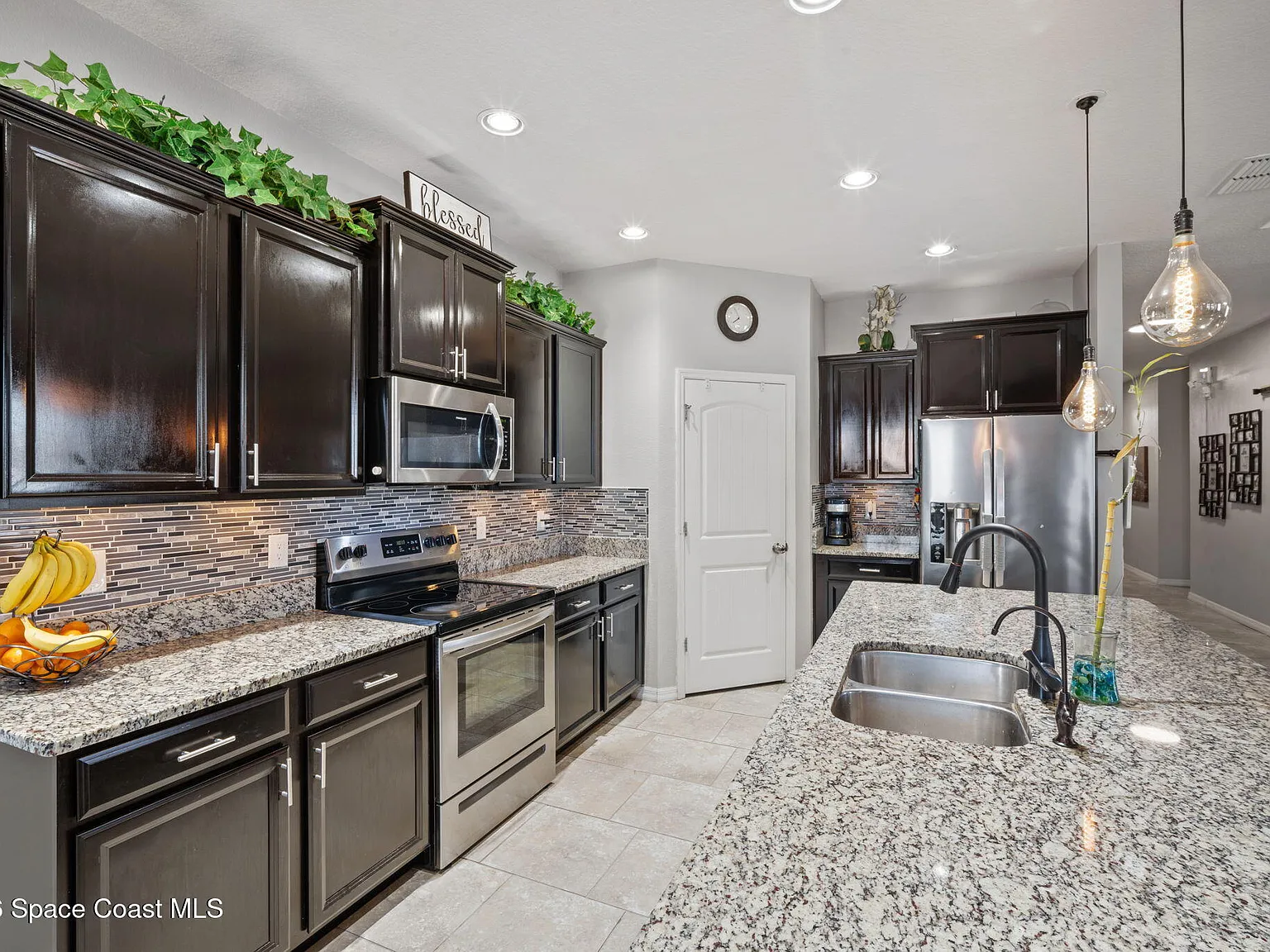 4 bed, 3.5 bath, 2787 sqft, $3,500 — Photo 4