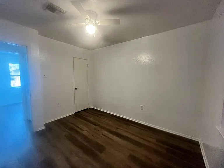 240 Azalea Dr — Photo 6