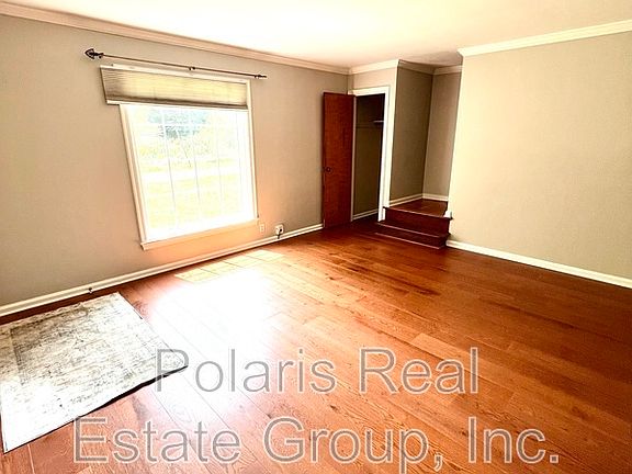 5th image of 4702 Rookwood Ave