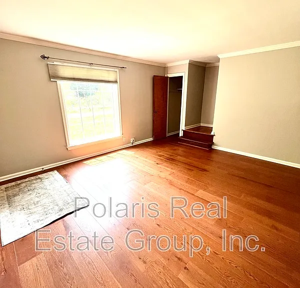 4702 Rookwood Ave — Photo 5