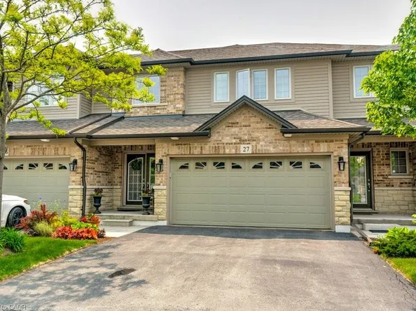 441 Stonehenge Dr #27, Hamilton, ON L9K 0B1
