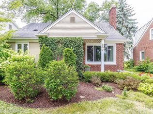 657 Coolidge Rd, Birmingham, MI 48009