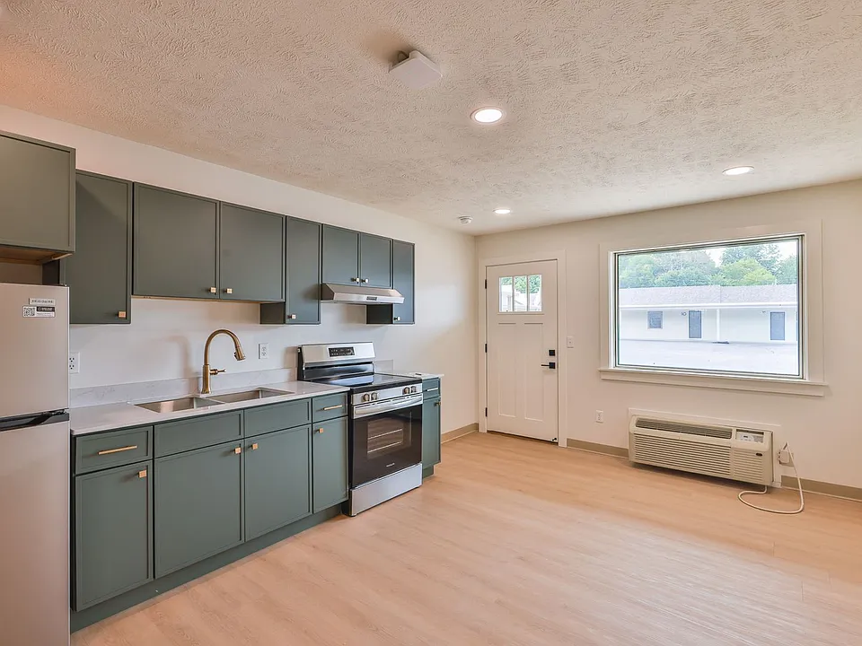 551 Elm St