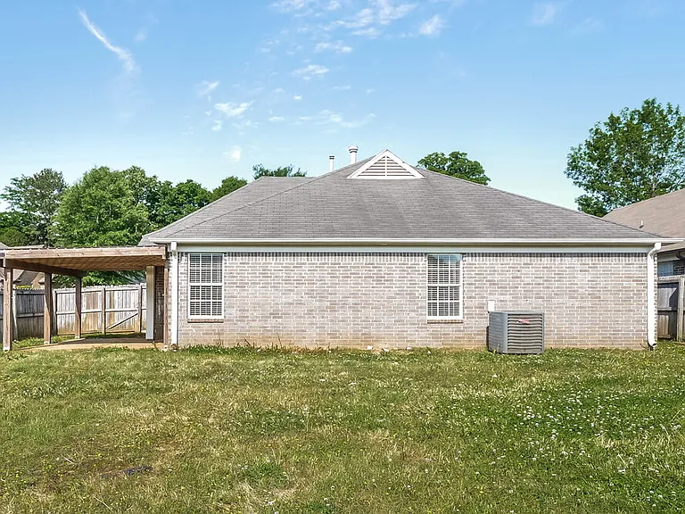 2948 Mount Pleasant Rd S — Photo 17