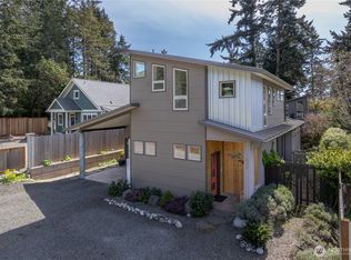 1648 Cherry St, Port Townsend, WA 98368