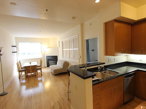 5th image of 851 S Van Ness Ave #402