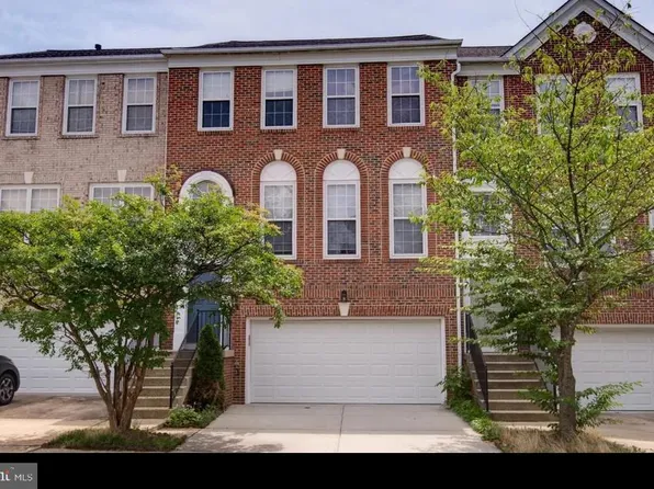 13118 Rose Petal Cir, Herndon, VA 20171