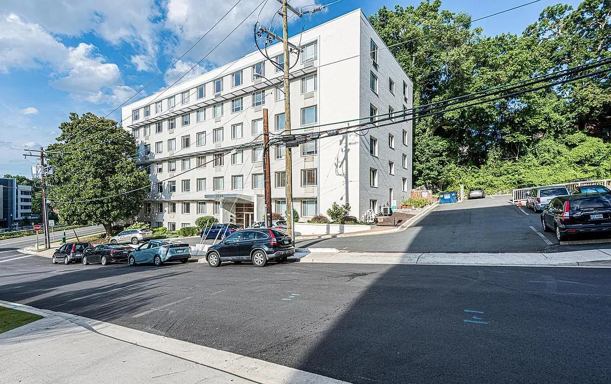 Building Photo - 1730 Arlington Blvd #501