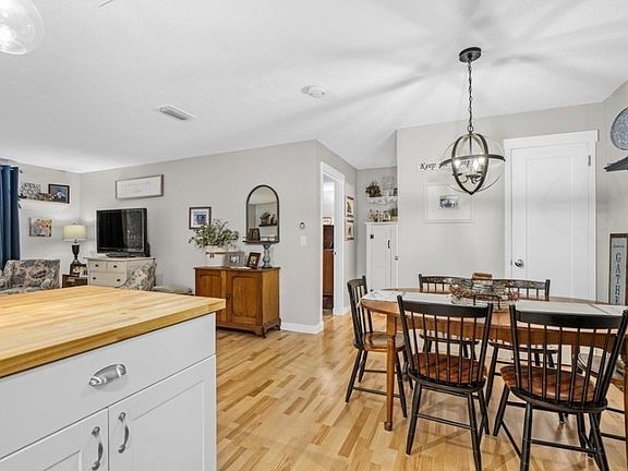 3rd image of 32 Thayer Pond Dr #16