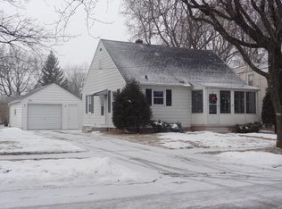 1925 S Jackson St, Appleton, WI 54915