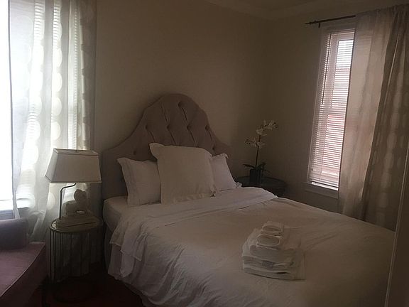 4th image of 117 S Royal St APT 201
