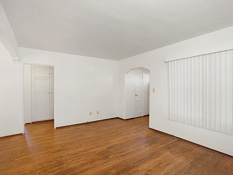 3004 Fairmount Ave — Photo 5