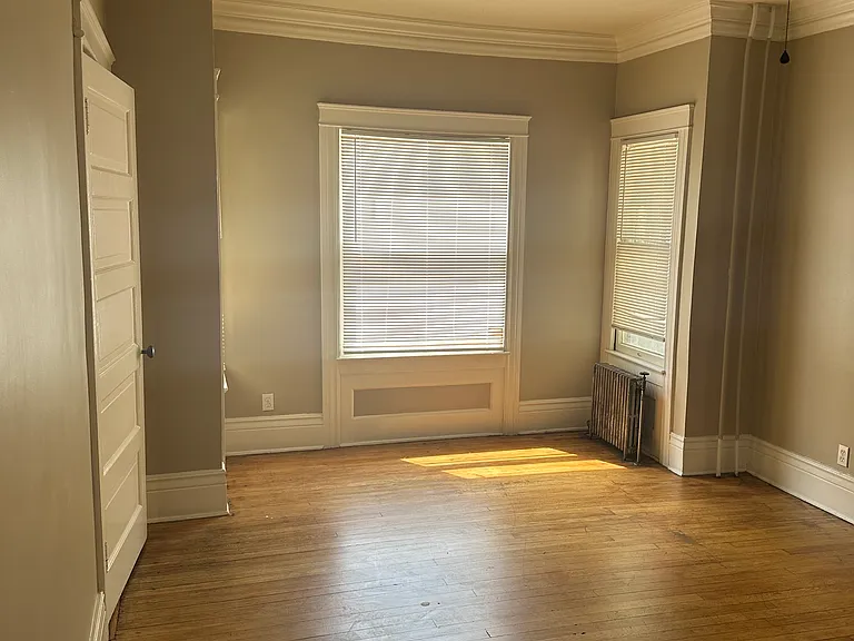 California Apartments — Photo 10