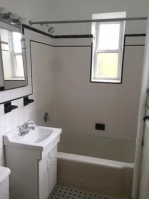 Rented by Addison Property Group | media 10