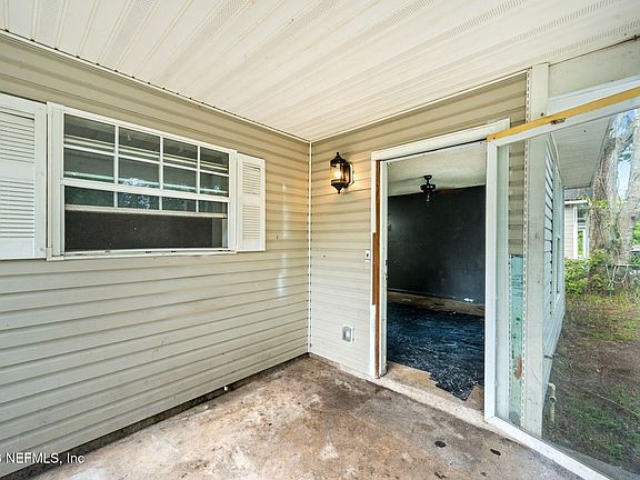 3rd image of 2117 W 39TH Street