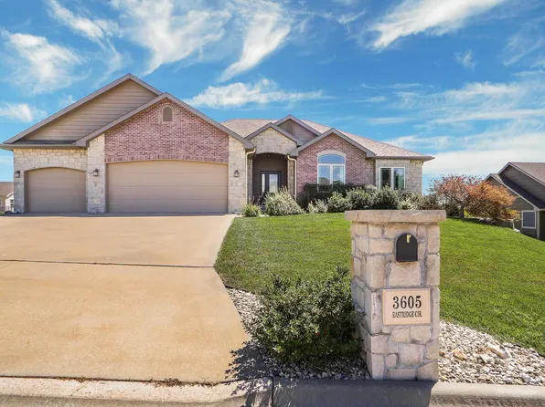 3605 Eastridge Cir, Manhattan, KS 66503