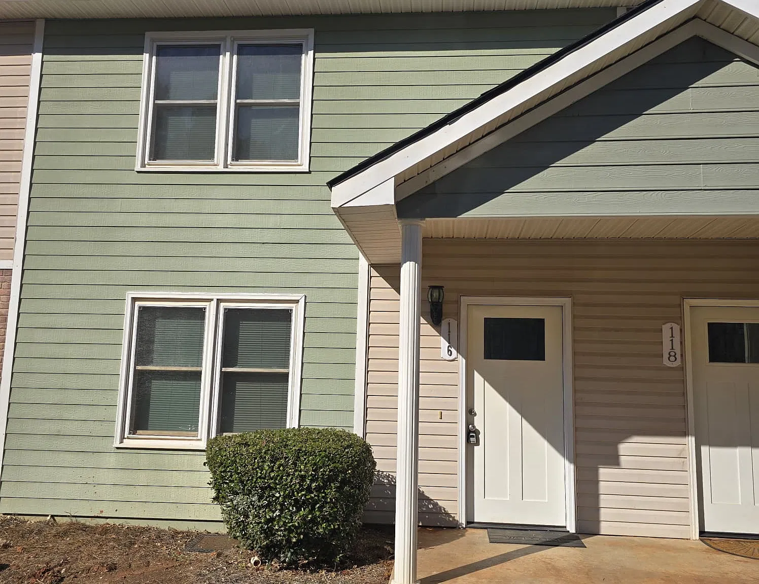 2 bed, 2.5 bath, 1216 sqft, $1,350 — Photo 1