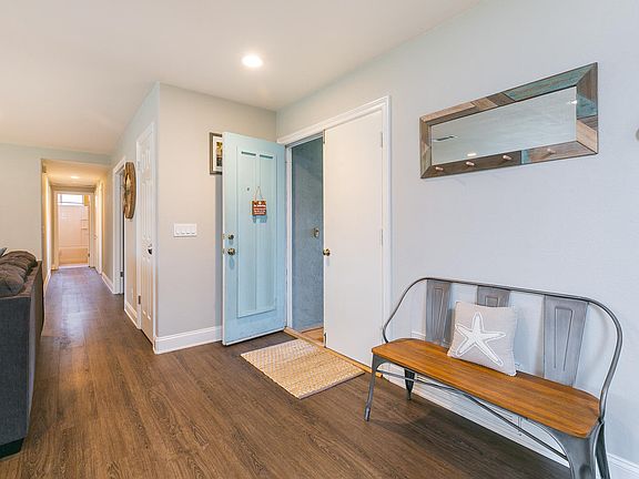 4th image of 107 W Willey St