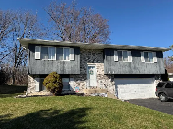 1318 Brandywine Rd, Crown Point, IN 46307