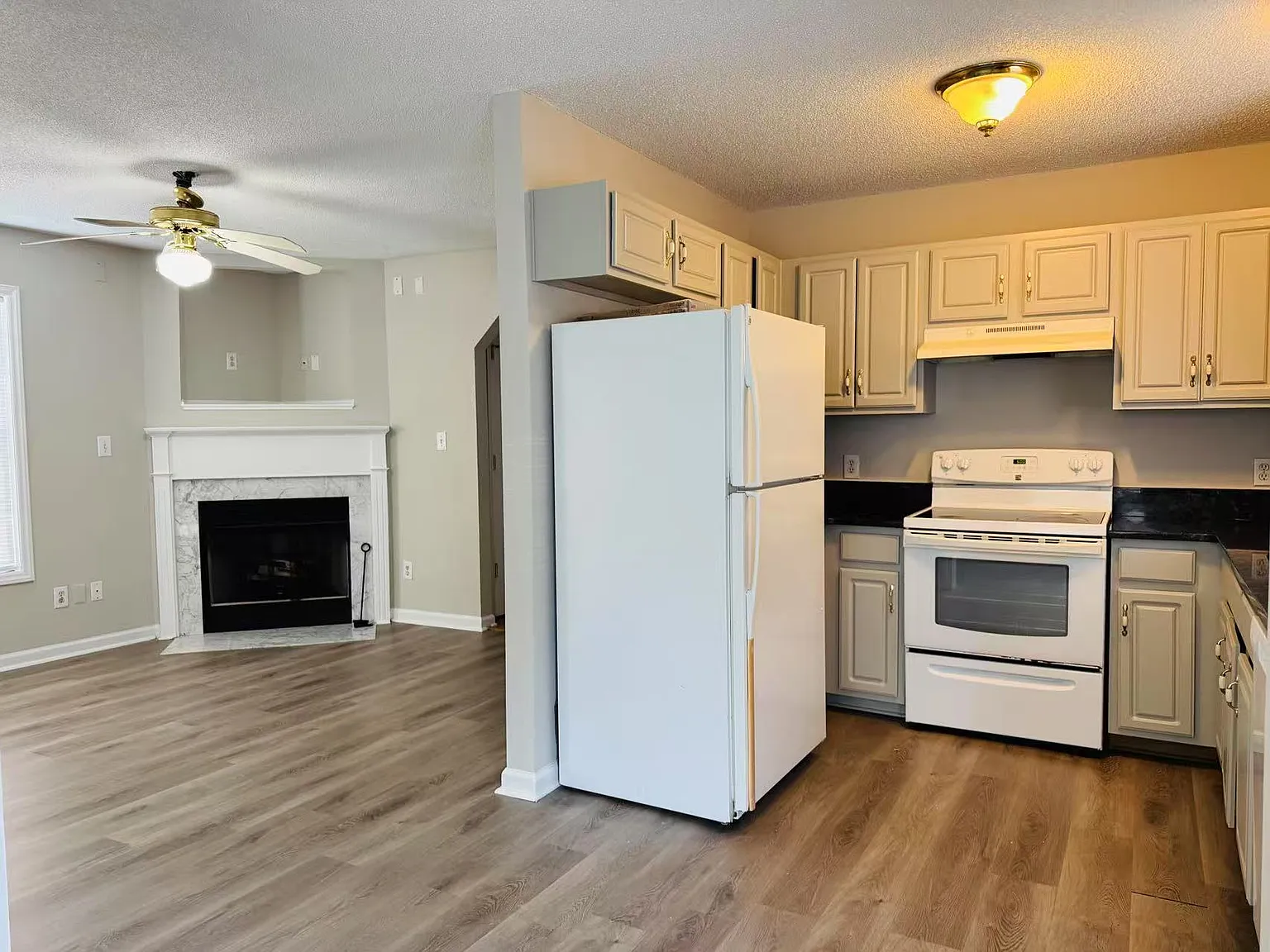 3 bed, 2.5 bath, 1248 sqft, $1,500 — Photo 2